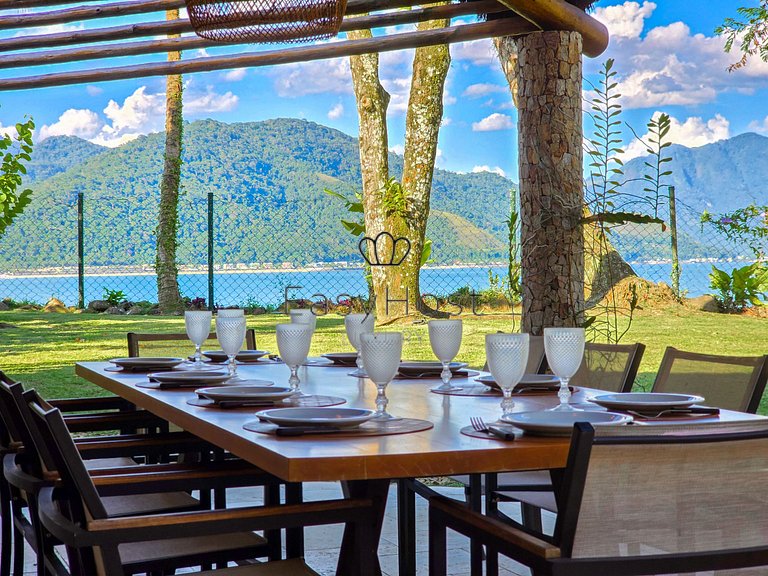 Beachfront house for rent with pool and sauna