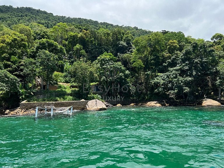 Terreno com 15.000m² e localização exclusiva em condomínio d