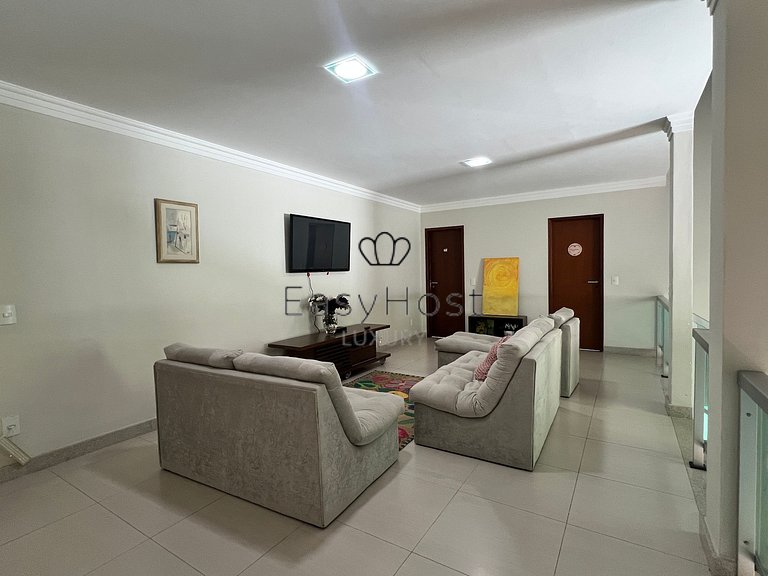 House for sale in a gated community with pool and beach.