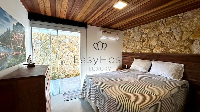 Linda casa com piscina e hidromassagem à beira-mar em Angra