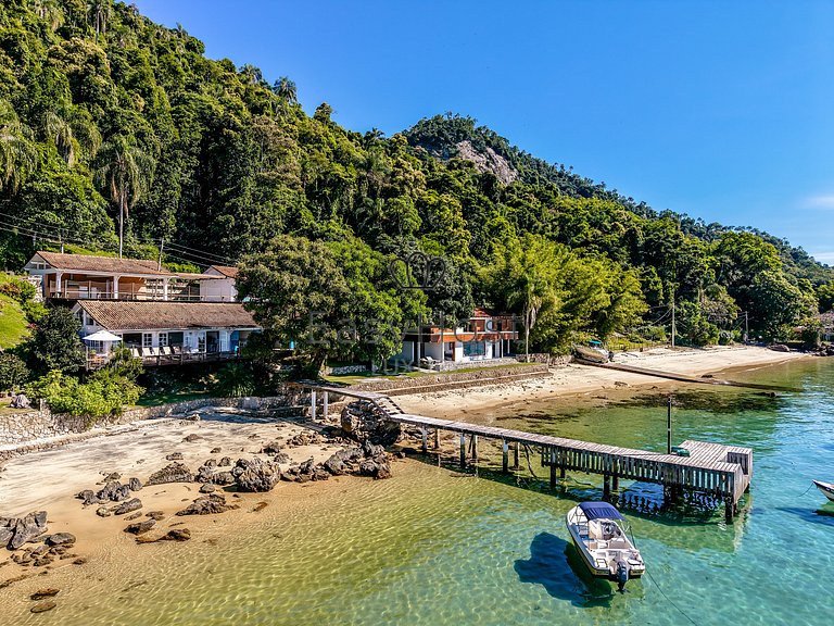 Casa à venda Pé na Areia em Ilha Privativa em Angra dos Reis