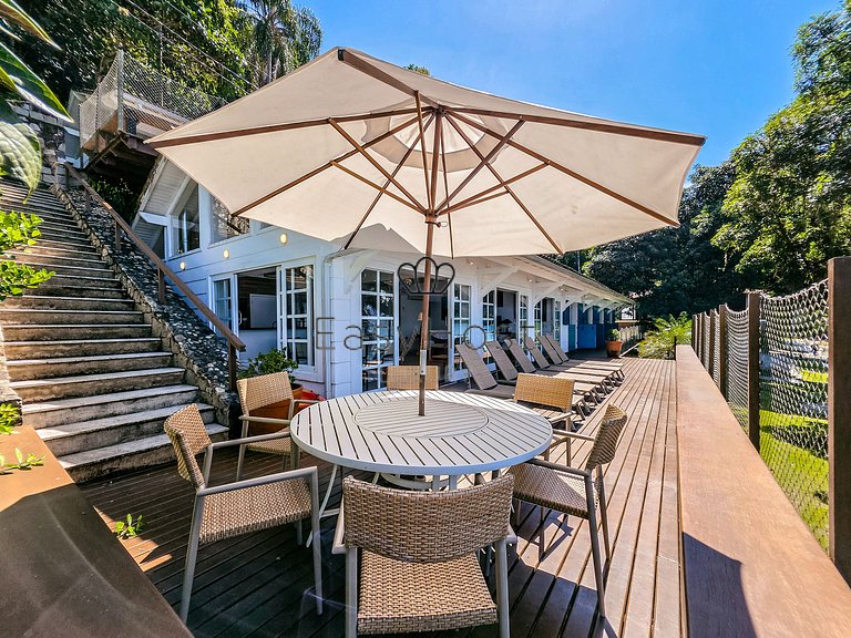 Casa frente al mar en venta isla privada en Angra dos Reis