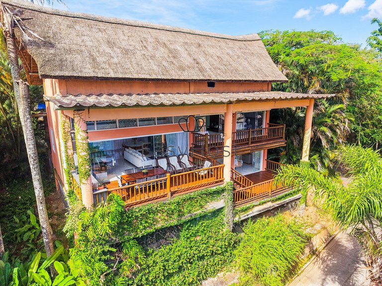 Linda casa com vista panorâmica para o mar