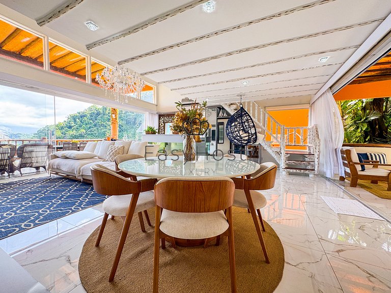 Linda casa com vista panorâmica para o mar