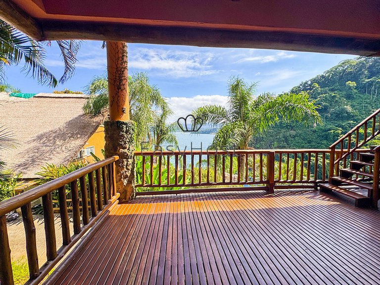 Linda casa com vista panorâmica para o mar