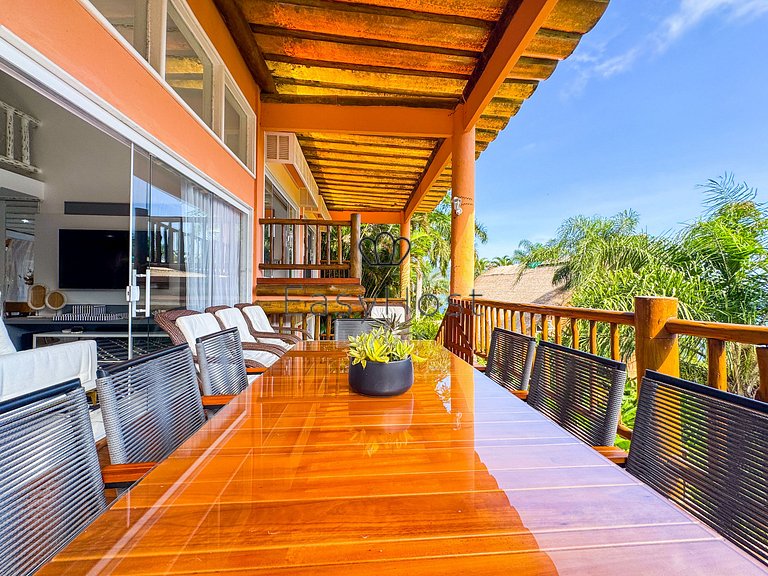 Linda casa com vista panorâmica para o mar