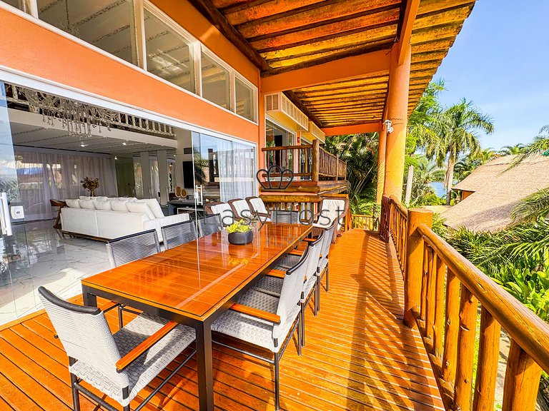 Linda casa com vista panorâmica para o mar