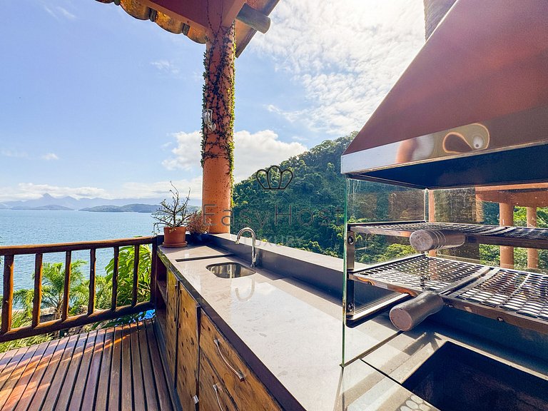 Linda casa com vista panorâmica para o mar