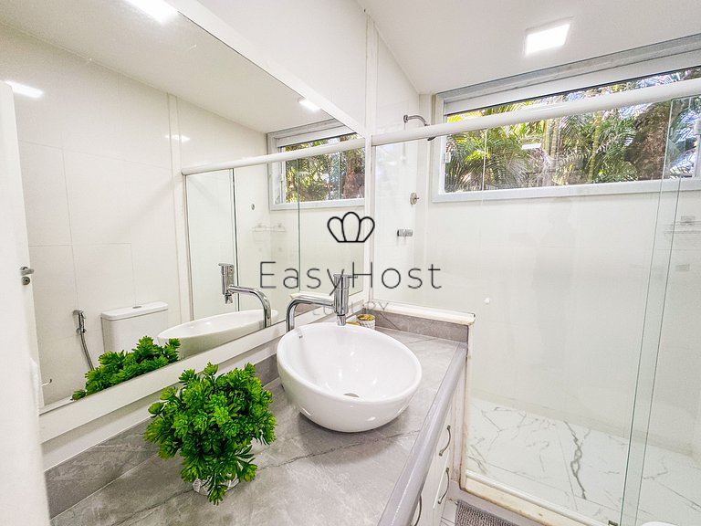 Linda casa com vista panorâmica para o mar