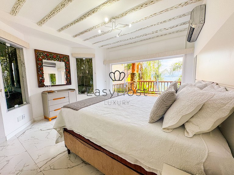Linda casa com vista panorâmica para o mar