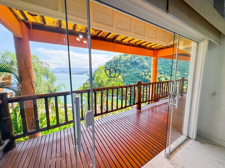 Linda casa com vista panorâmica para o mar