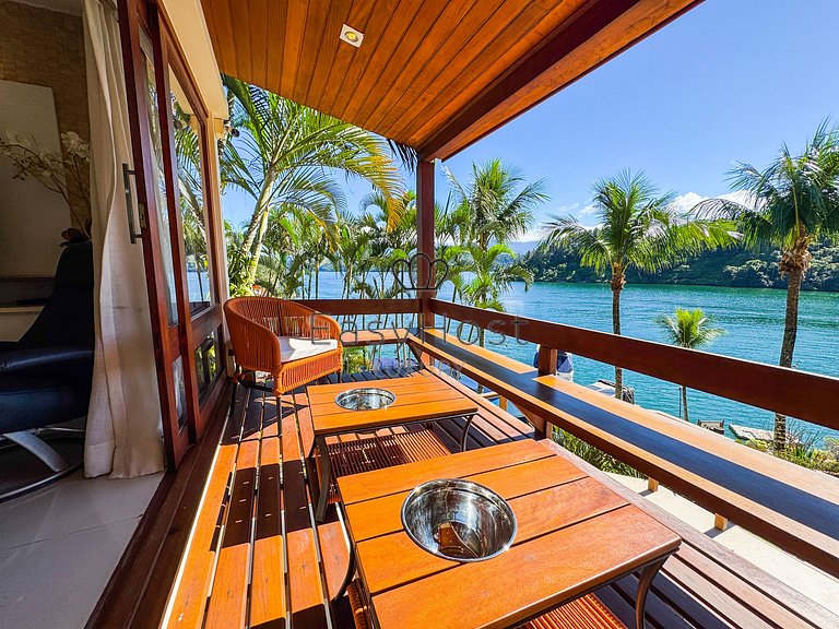 Casa beira mar com estrutura nautica - ANGV037