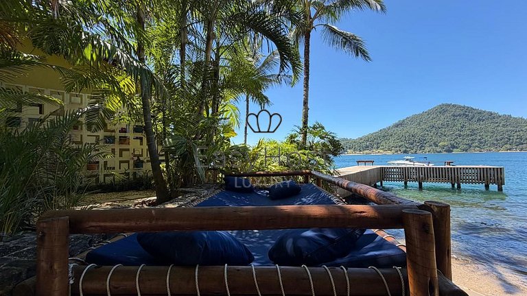 Aluguel por temporada em Angra dos Reis com piscina, acesso