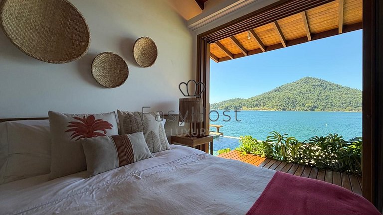 Aluguel por temporada em Angra dos Reis com piscina, acesso