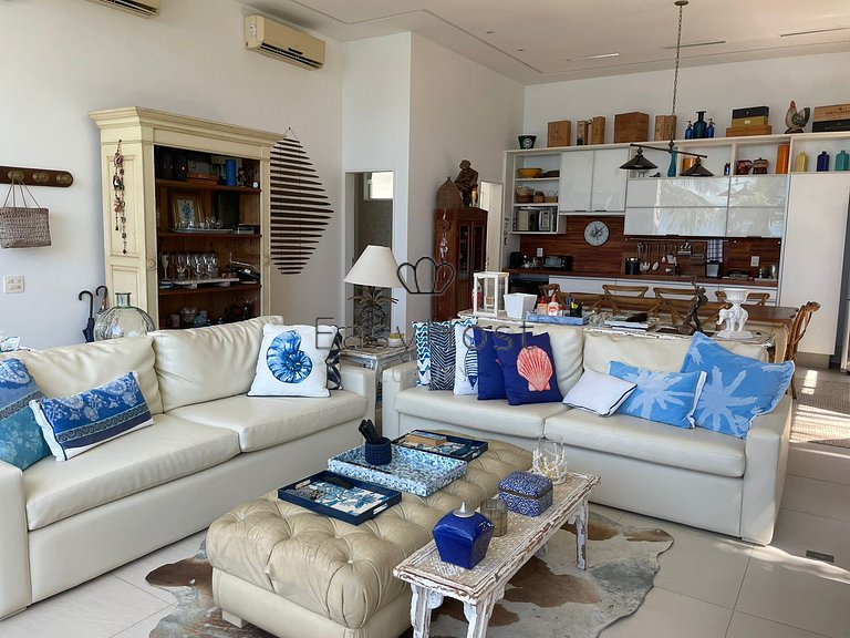 Beautiful beachfront house with a pool in Angra dos Reis - A