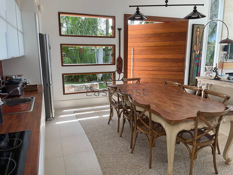 Beautiful beachfront house with a pool in Angra dos Reis - A