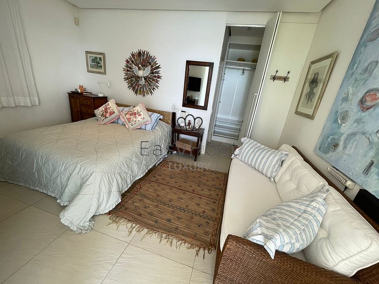 Beautiful beachfront house with a pool in Angra dos Reis - A