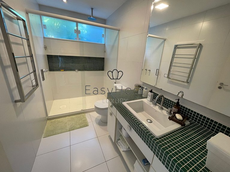 Beautiful beachfront house with a pool in Angra dos Reis - A