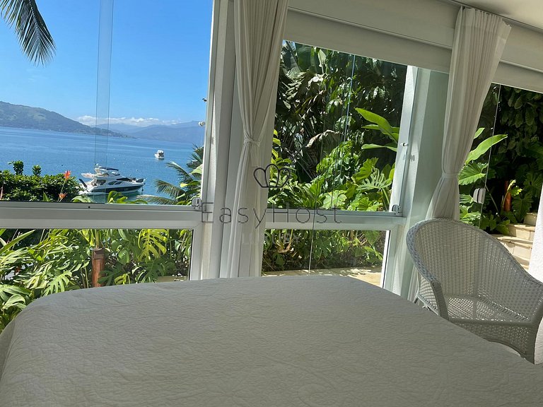 Beautiful beachfront house with a pool in Angra dos Reis - A