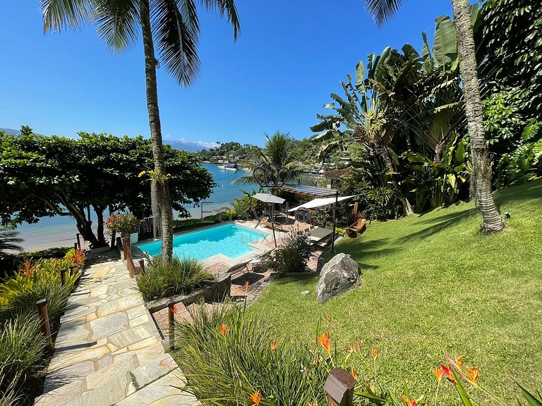 Hermosa casa frente al mar con piscina en Angra dos Reis - A