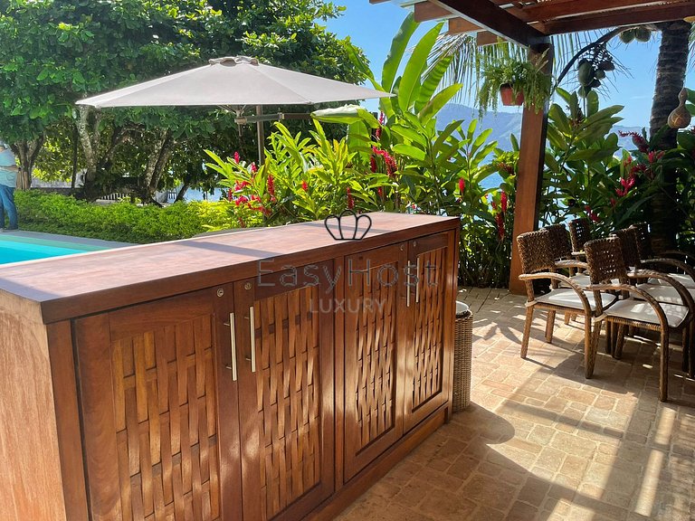 Beautiful beachfront house with a pool in Angra dos Reis - A