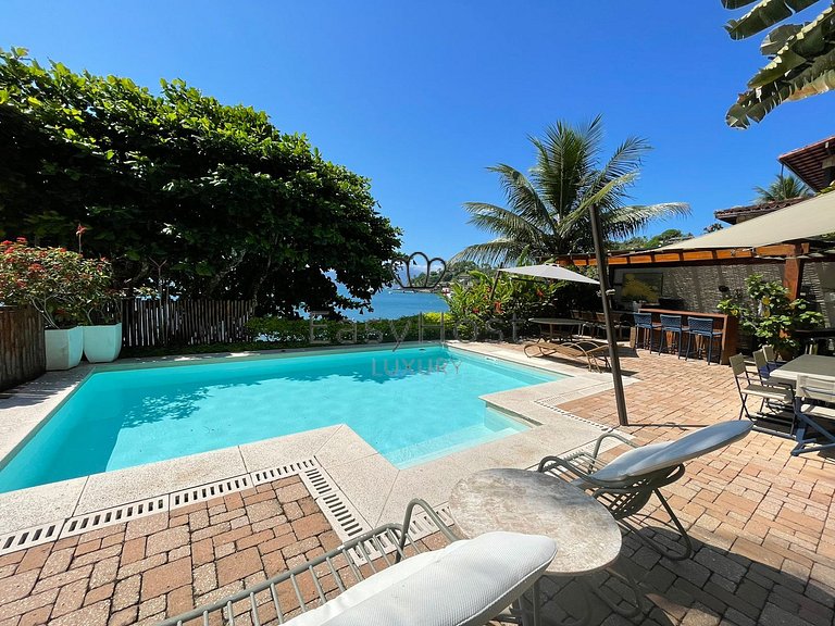 Beautiful beachfront house with a pool in Angra dos Reis - A
