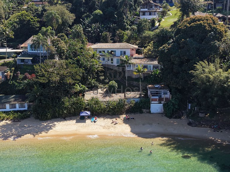 Aluguel de casa pé na areia em Angra dos Reis em praia com á