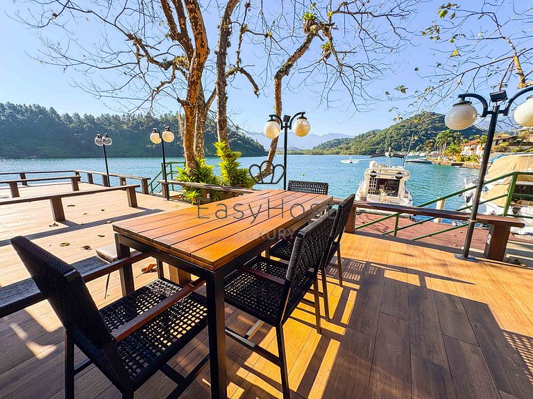 Casa frente mar com deck 60 pés + vaga seca 43 pés em Angra