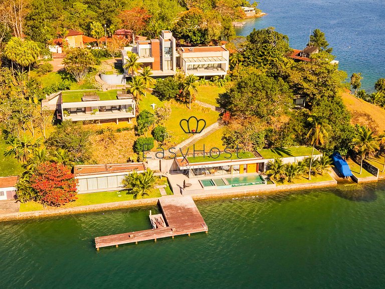 Casa frente mar com deck 60 pés + vaga seca 43 pés em Angra
