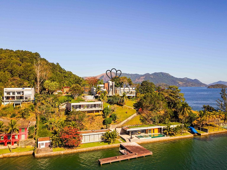 Casa frente mar com deck 60 pés + vaga seca 43 pés em Angra