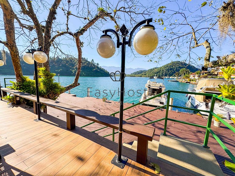 Casa frente mar com deck 60 pés + vaga seca 43 pés em Angra