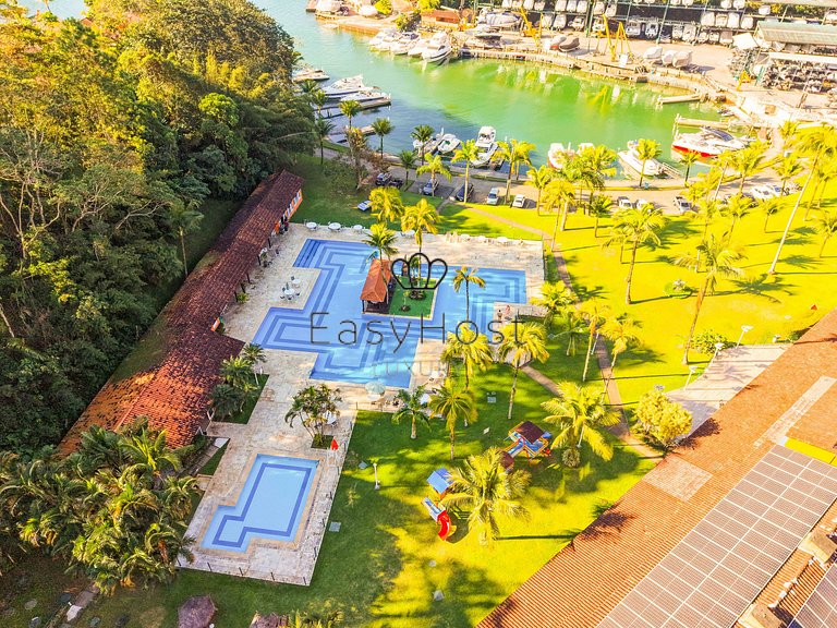 Casa frente mar com deck 60 pés + vaga seca 43 pés em Angra