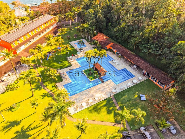Casa frente mar com deck 60 pés + vaga seca 43 pés em Angra