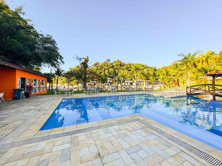 Casa frente mar com deck 60 pés + vaga seca 43 pés em Angra