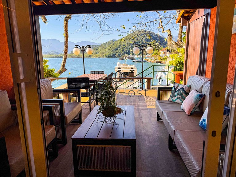 Casa frente mar com deck 60 pés + vaga seca 43 pés em Angra