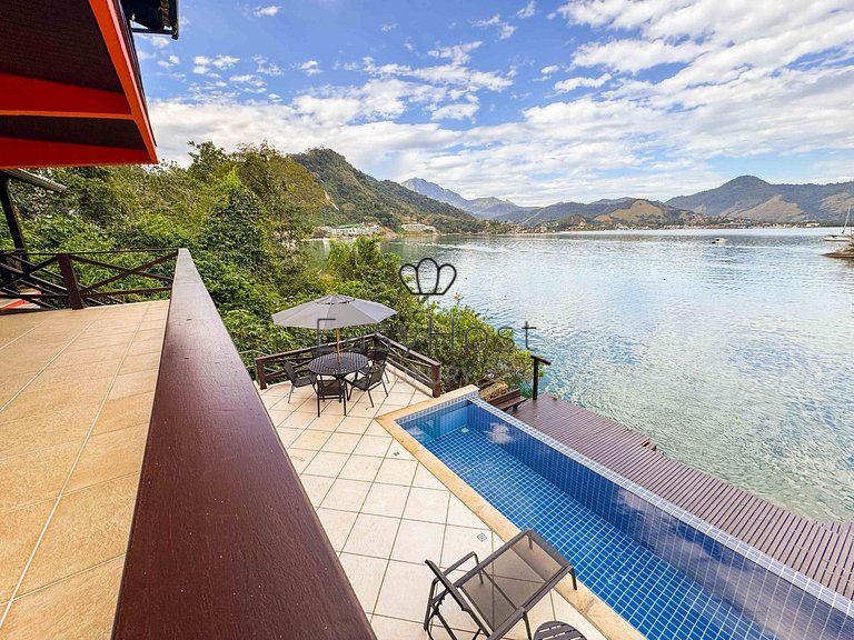 Casa com vista deslumbrante para o mar e Ilha de Caras