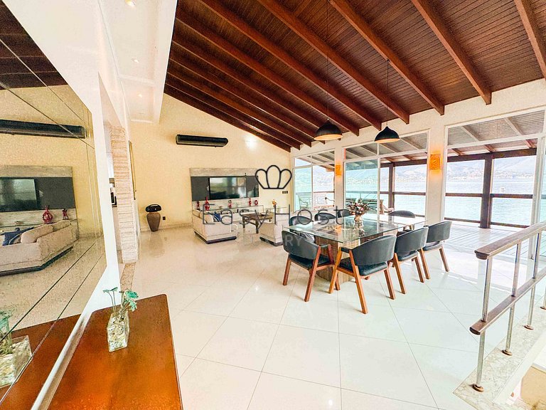 Casa com vista deslumbrante para o mar e Ilha de Caras
