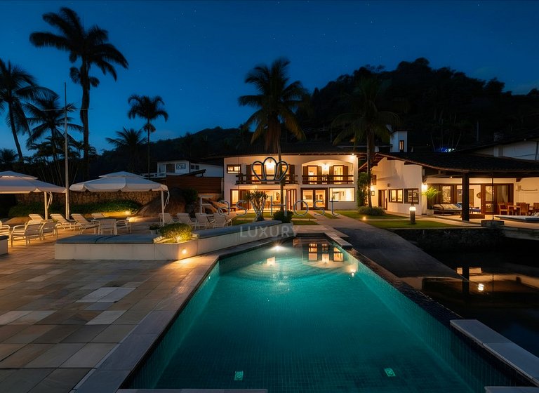 Casa para temporada em Angra dos Reis com piscina vista mar