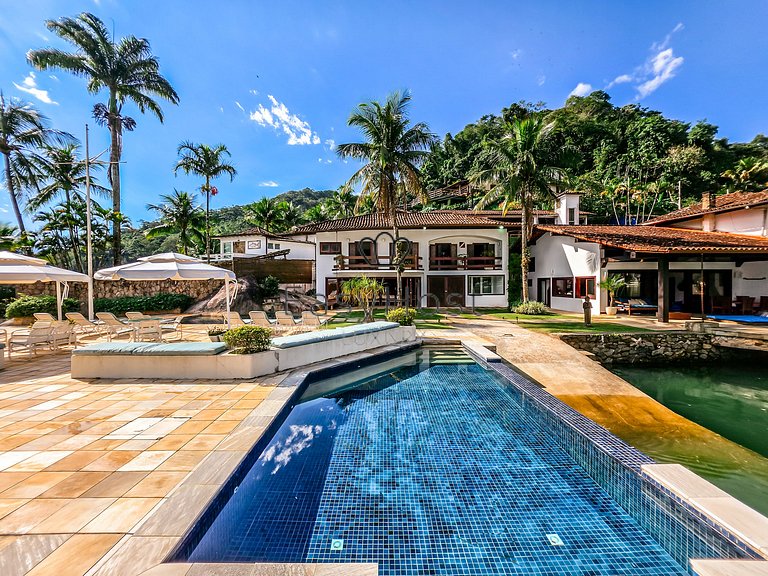 Casa para temporada em Angra dos Reis com piscina vista mar