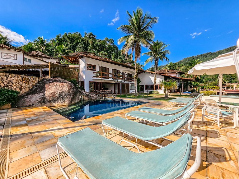 Casa para temporada em Angra dos Reis com piscina vista mar
