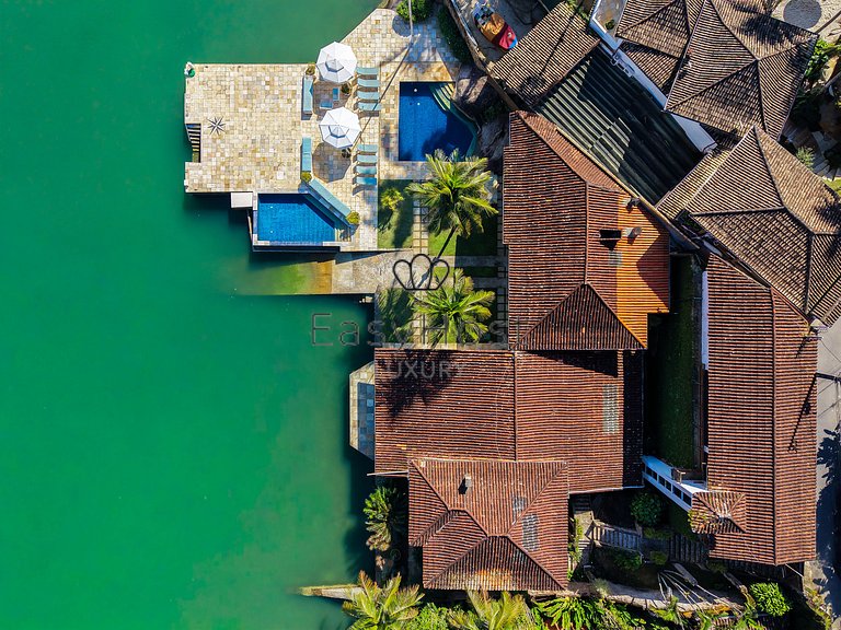 Casa para temporada em Angra dos Reis com piscina vista mar