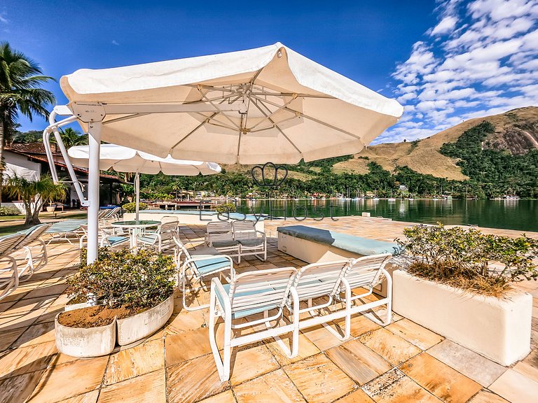 Casa para temporada em Angra dos Reis com piscina vista mar