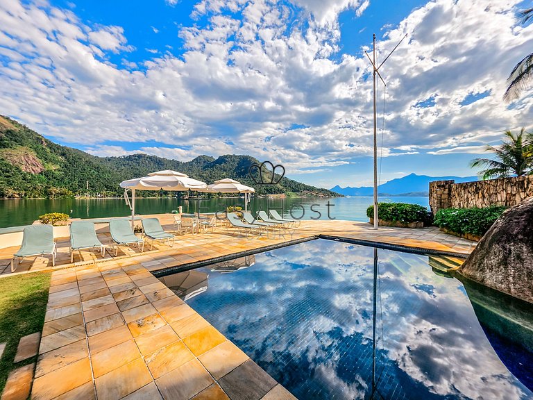 Casa para temporada em Angra dos Reis com piscina vista mar