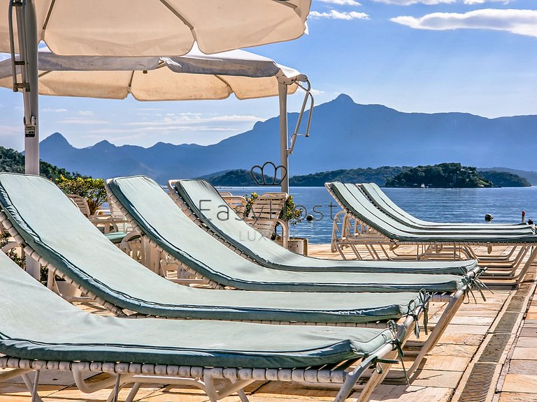 Casa para temporada em Angra dos Reis com piscina vista mar