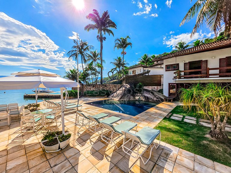 Casa para temporada em Angra dos Reis com piscina vista mar