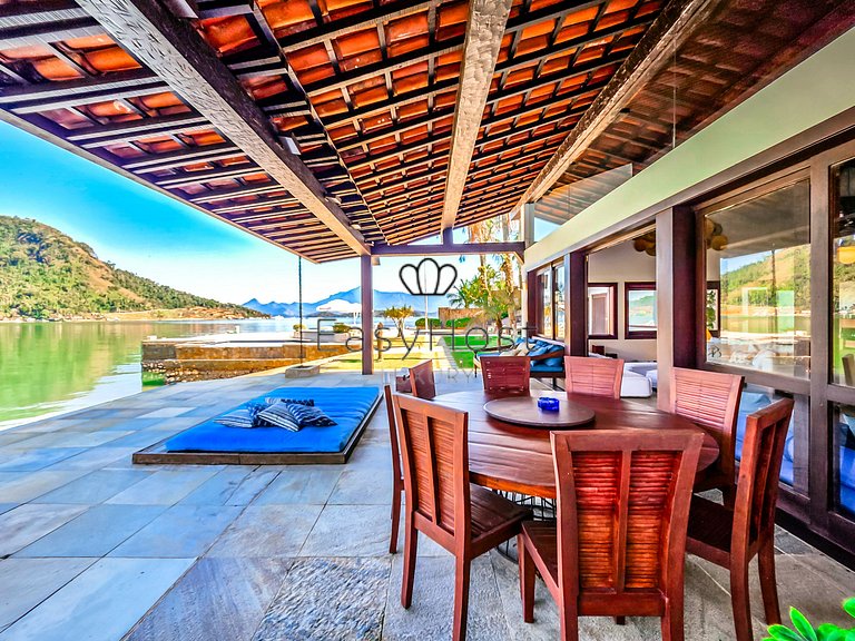 Casa para temporada em Angra dos Reis com piscina vista mar