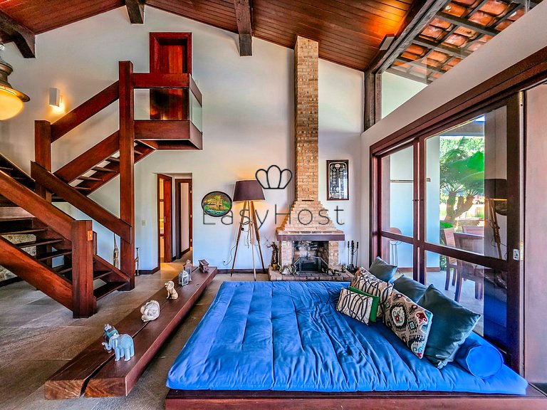 Casa vacacional en Angra dos Reis con piscina y vistas al ma