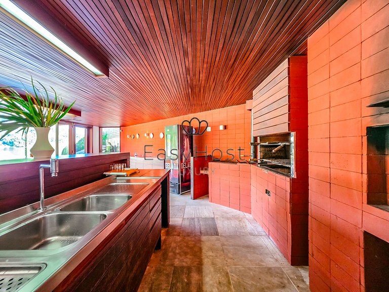 Casa para temporada em Angra dos Reis com piscina vista mar