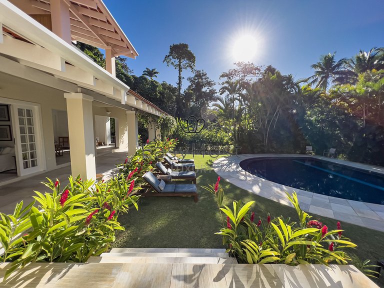 Aluguel de casa em Paraty com piscina em condomínio exclusiv
