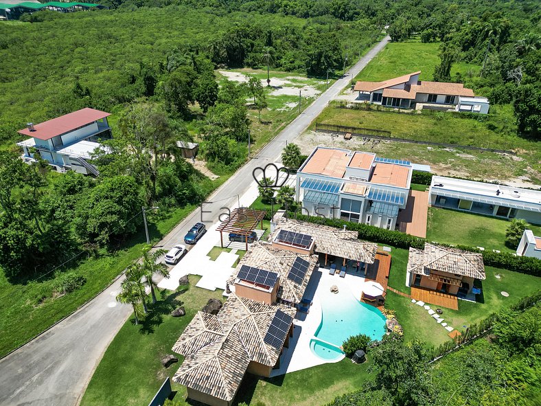 Casa à venda em Paraty com piscina e área gourmet - PARV07